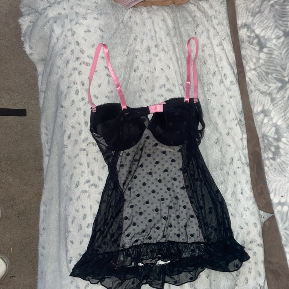 Size small - Picture 2 of 3